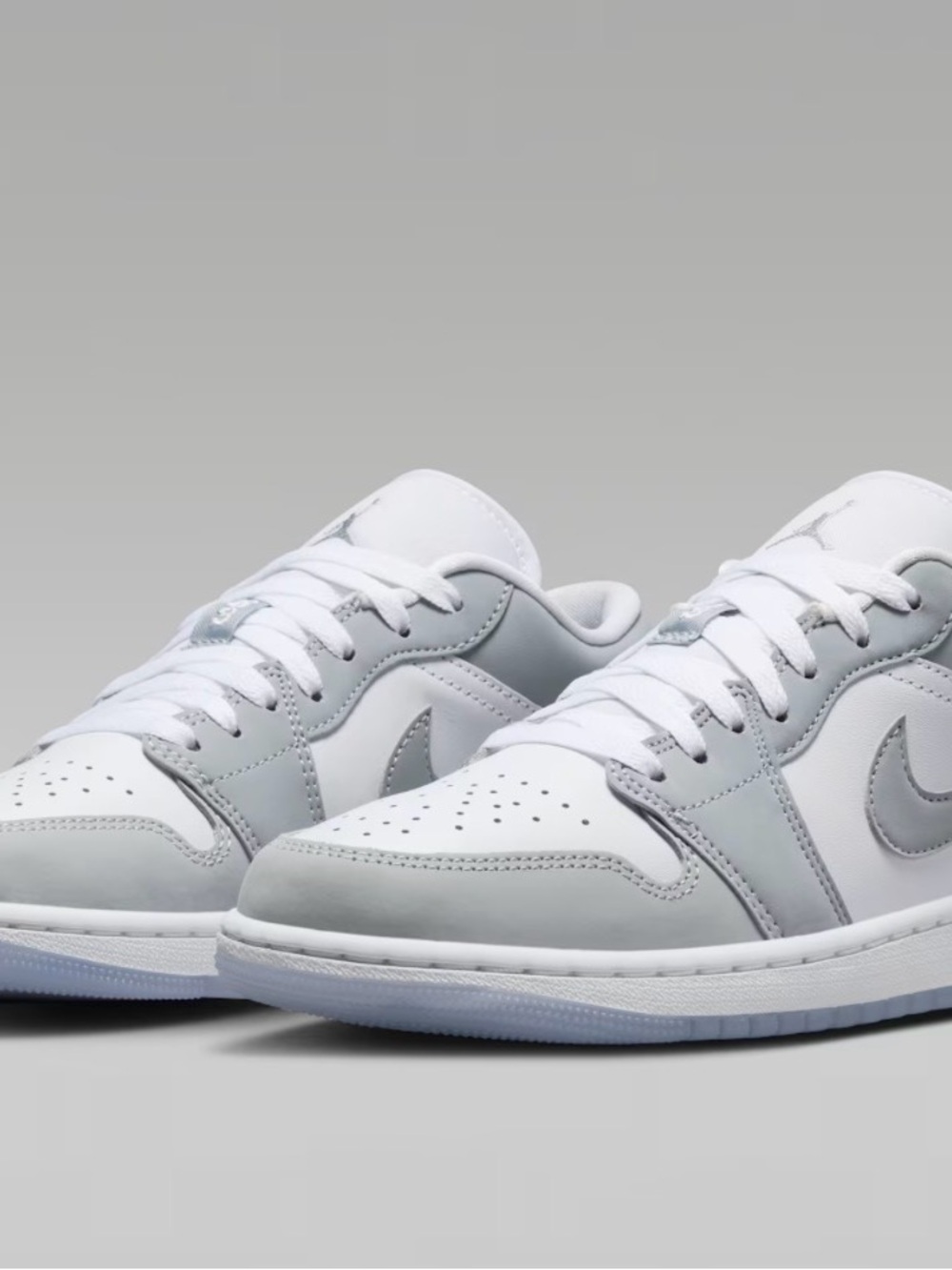 Nike Dunks Sneakers - White & Light Gray
